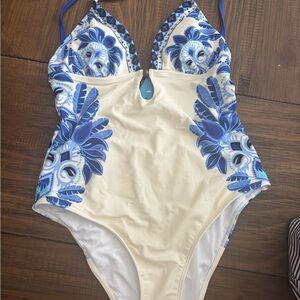 NWT! Cupshe Blue and White Floral One Piece Swimsuit